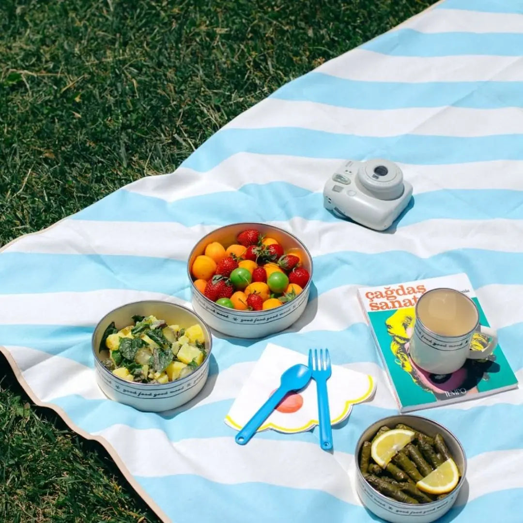 Piknik İçin Emaye Saklama Kabı Kolaylıkları