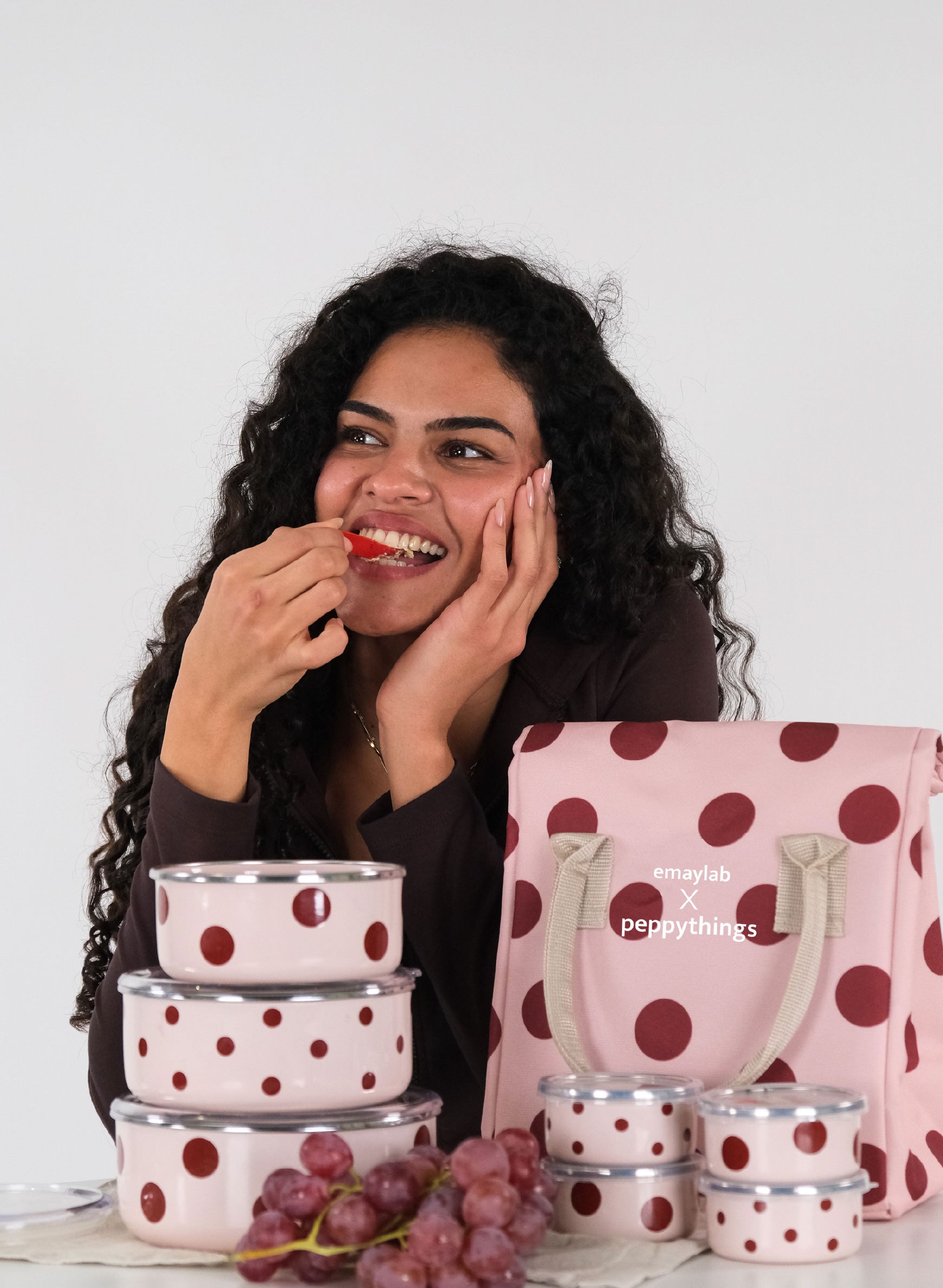 EmaylabxPeppythings Cherry 3’lü Set – Emaye Saklama Kabı, Emaye Kahvaltılık & Termal Taşıma Çantası 10 litre
