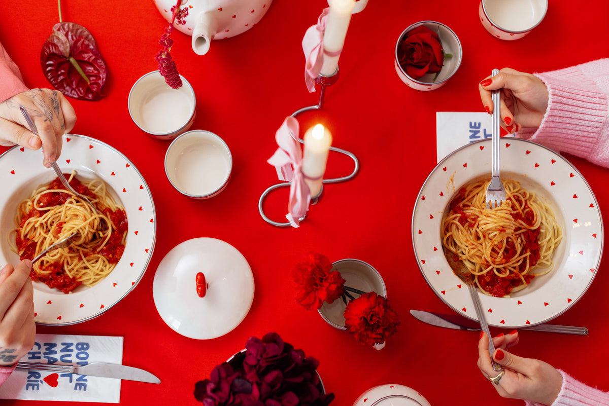 Cupid Kalp Desenli Emaye Çukur Makarna ve Salata Tabağı