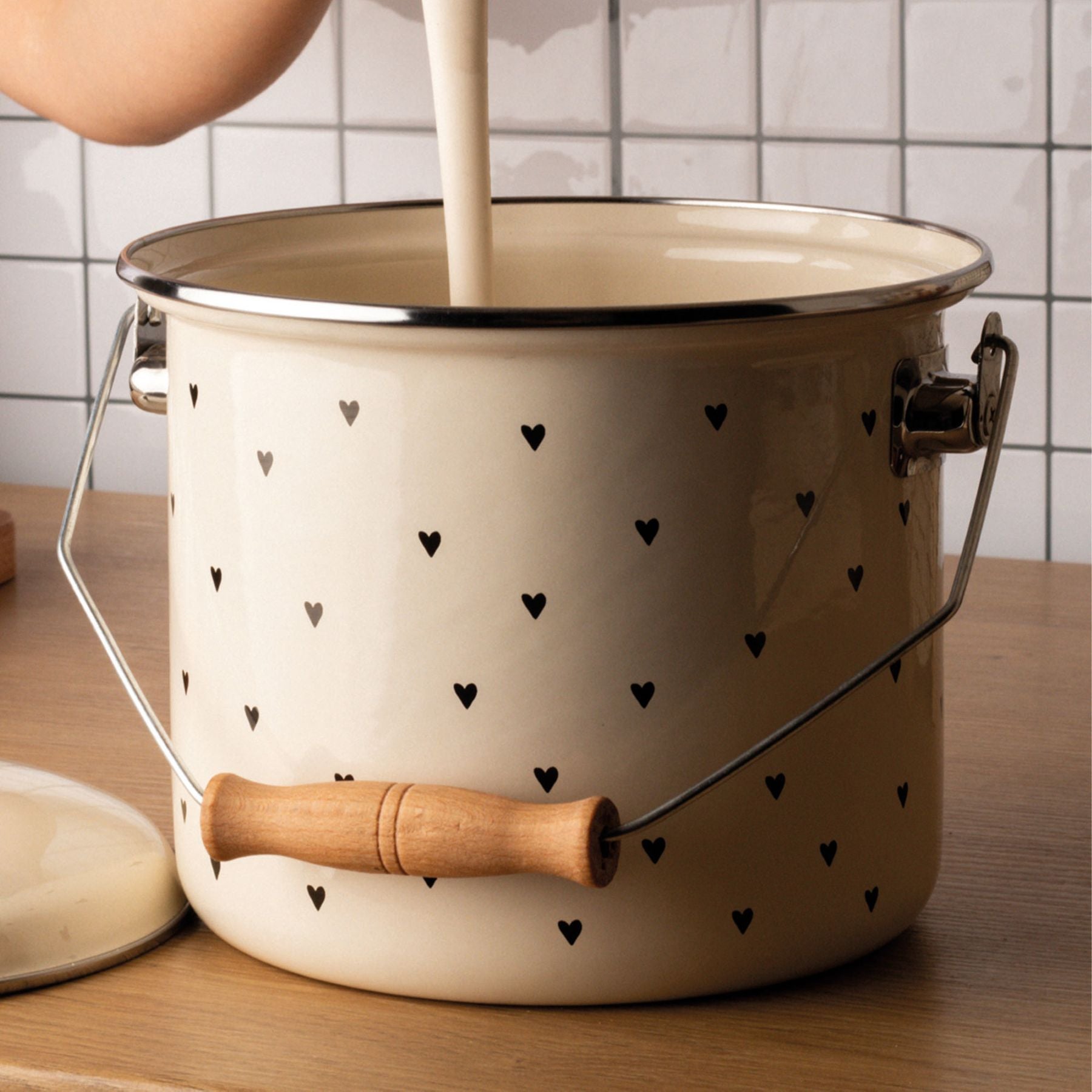 Black Cupid Kalp Desenli Emaye Yoğurt/bakliyat Bakracı (20CM-3 LİTRE-TÜM OCAKLARLA UYUMLU)