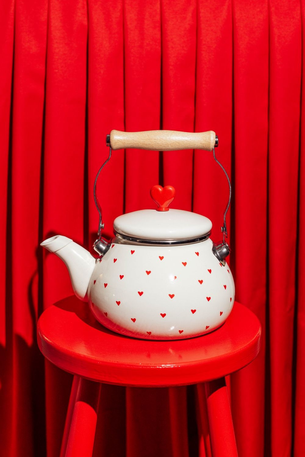 Cupid Emaye Kalp Desenli Vintage Kettle - 2 Litre, Ocağa Koyulabilir, Emaye Su Isıtıcı Krem