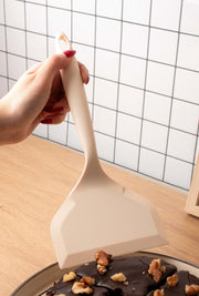 Emaylab Isıya Dayanıklı Silikon Spatula – Geniş Yanmaz Yapışmaz Börek ve Pasta Spatulası