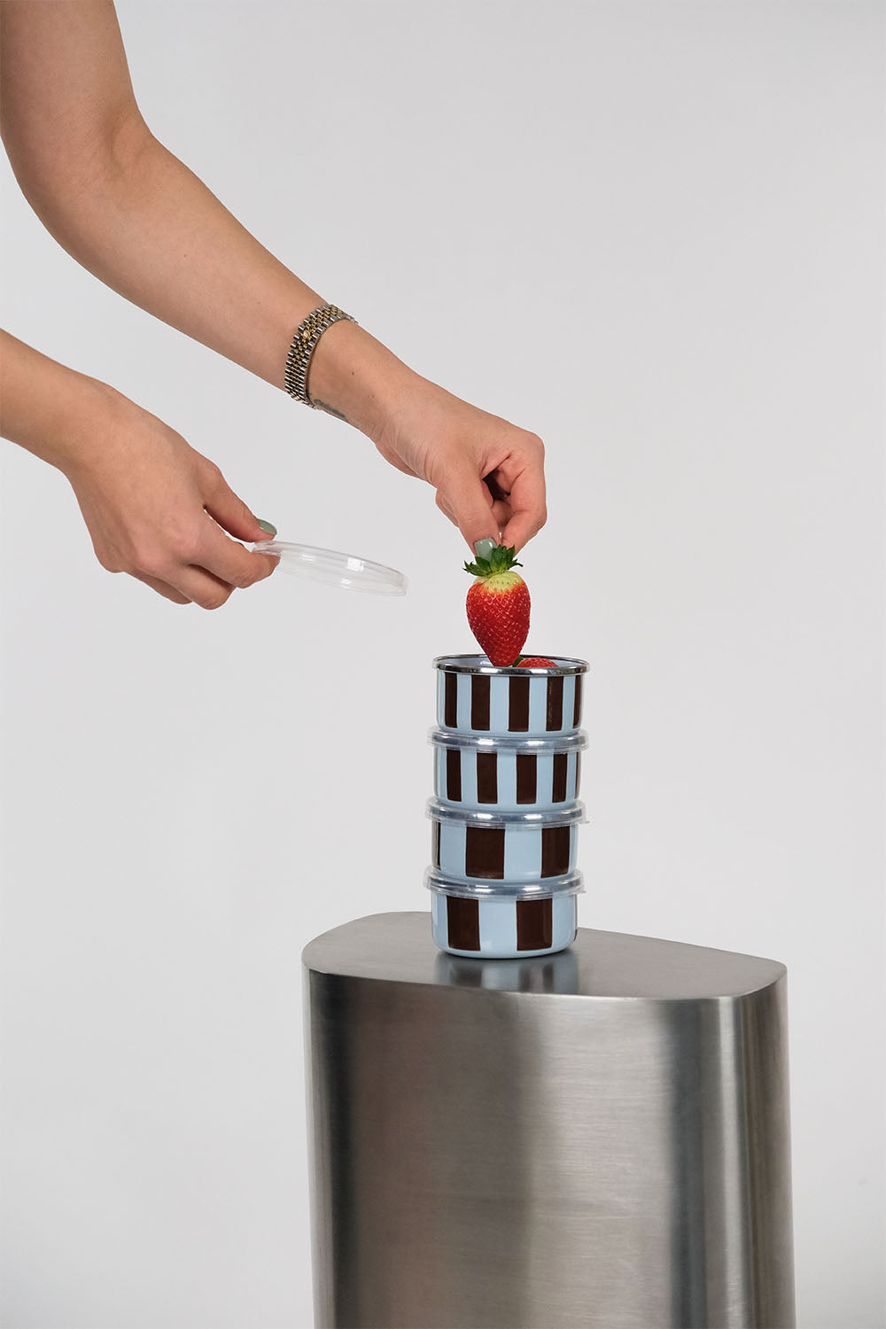 EmaylabxPeppythings Berry Emaye 4’lü Kapaklı Kase Çerezlik, Kahvaltılık, Reçellik, Zeytinlik, Sunumluk Seti 8cm 200 ml