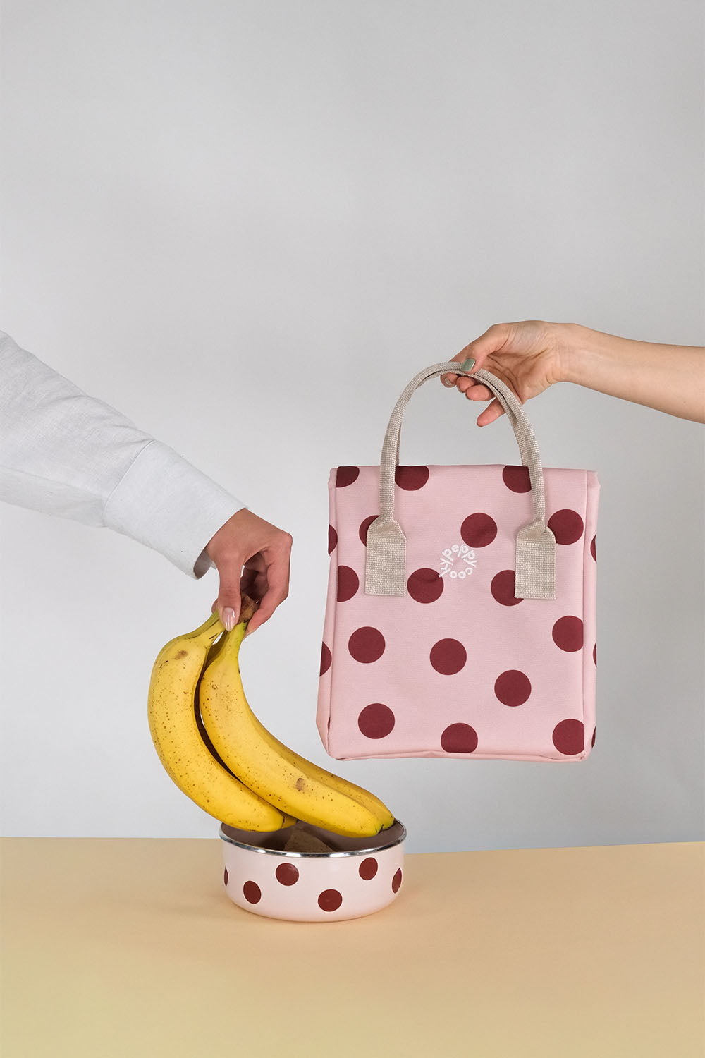 EmaylabxPeppythings Cherry 3’lü Set – Emaye Saklama Kabı, Emaye Kahvaltılık & Termal Taşıma Çantası 10 litre