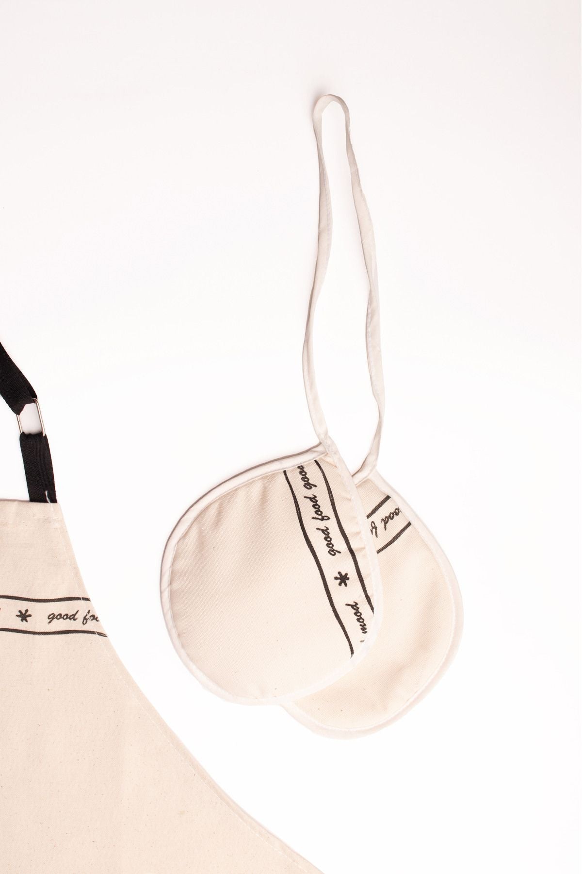 Mood Desenli Mutfak Önlüğü Ve Tutmaç Seti  (Kendinden Havlulu-Ayarlamalı Askılı)