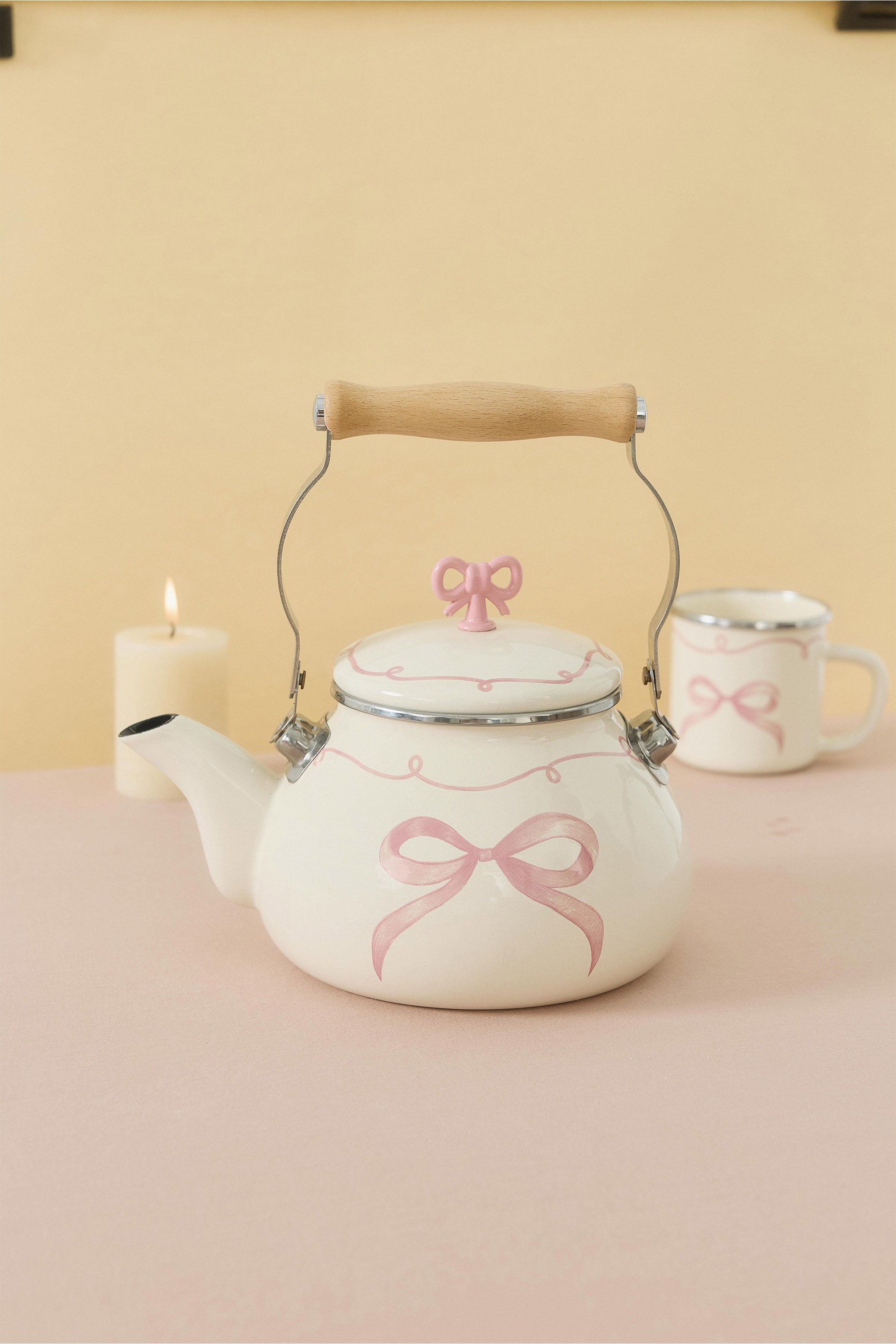 Rebel Bow Kurdele Desenli Emaye Vintage Kettle